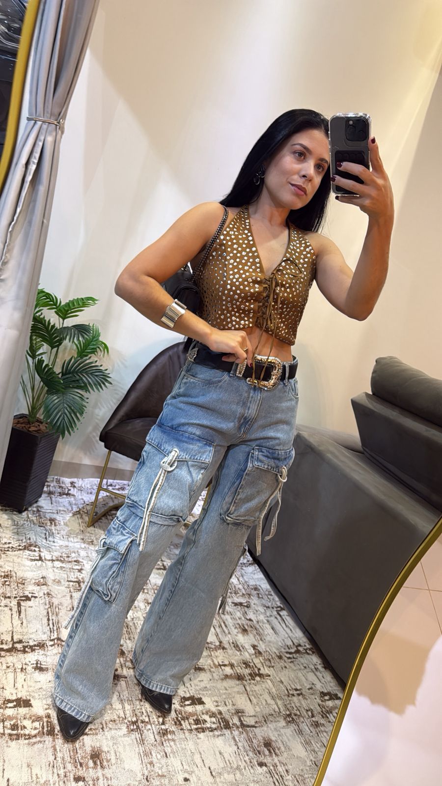 CORSET CROPPED COM ILHÓS